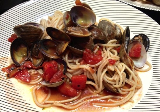 Clams in red wine sauce