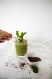 Healthy Mint Chocolate Chip Spinach Smoothie Recipe