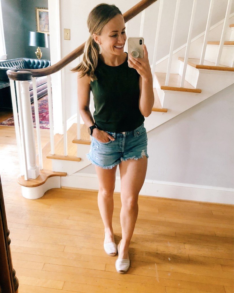 jean shorts outfits