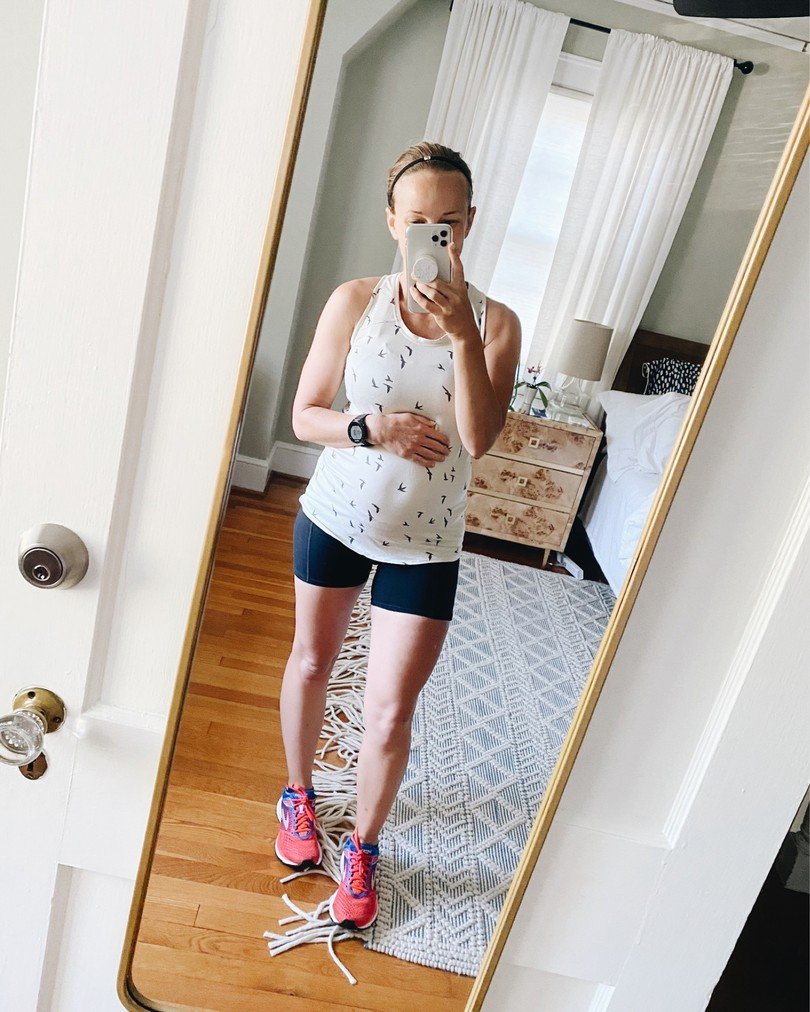 Pregnant Workout Outfits