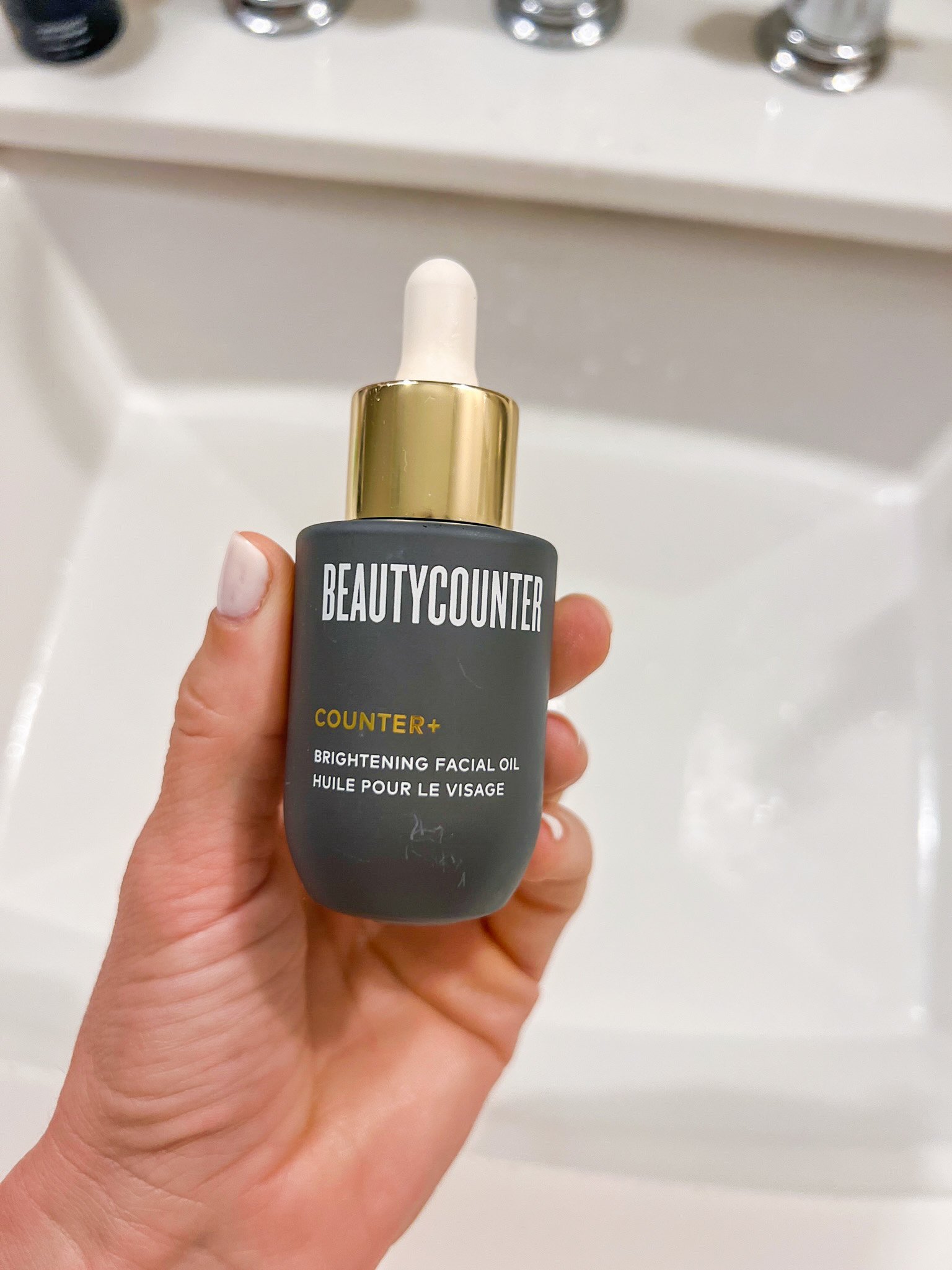 Beautycounter Brightening Oil Review - A Foodie Stays Fit