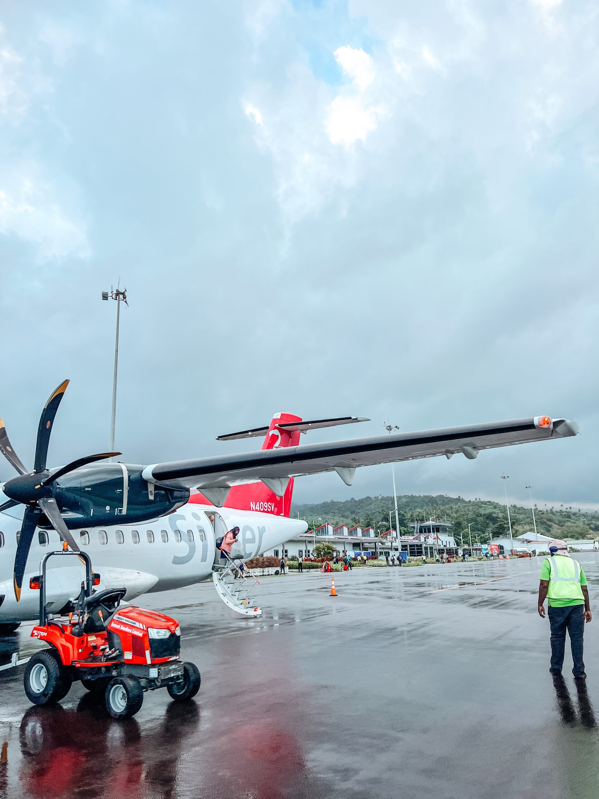 small plane to Dominica